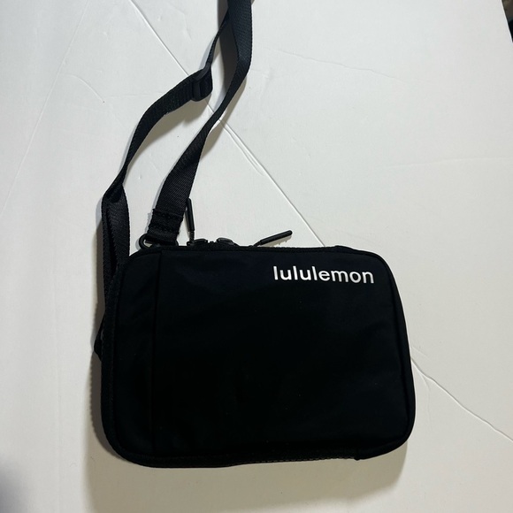 Lululemon Easy Access Black Crossbody Bag White Logo - Picture 3 of 8